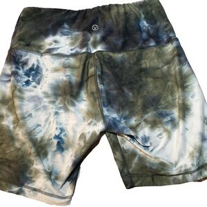 Athleta Vogo Tie-Dye Athletic Shorts Large